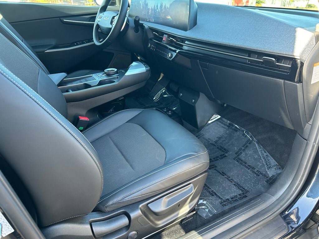 Used 2024 Kia EV6 Light RWD image 27