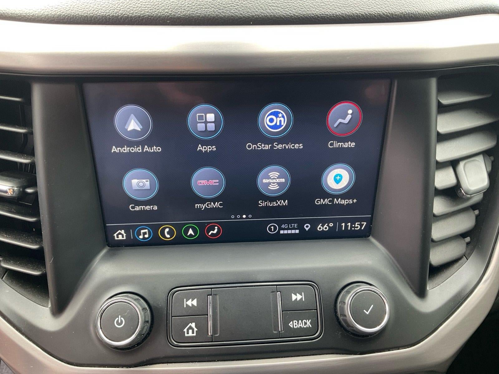 Certified 2022 GMC Acadia AT4 w/ Technology Package AWD/4WD image 18