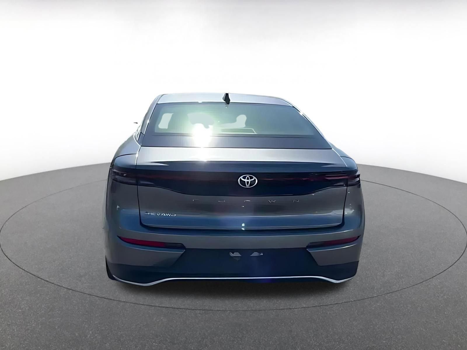 Used 2025 Toyota Crown XLE image 8