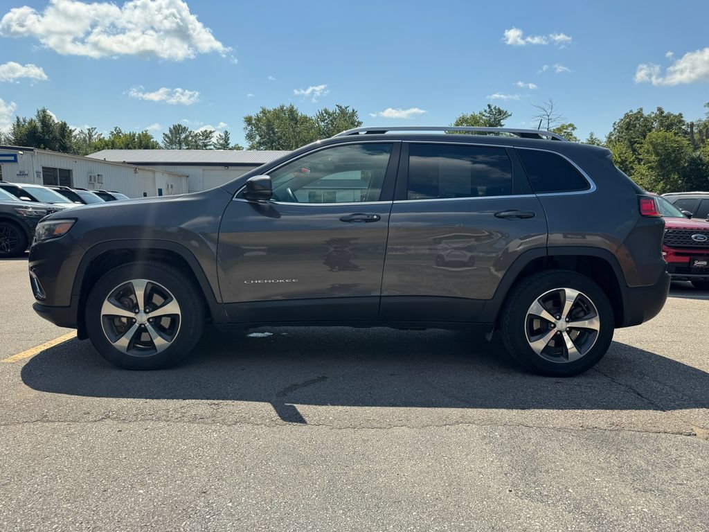Used 2019 Jeep Cherokee Limited w/ Trailer Tow Group AWD/4WD image 8