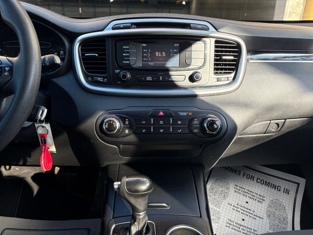 Used 2017 Kia Sorento AWD image 29