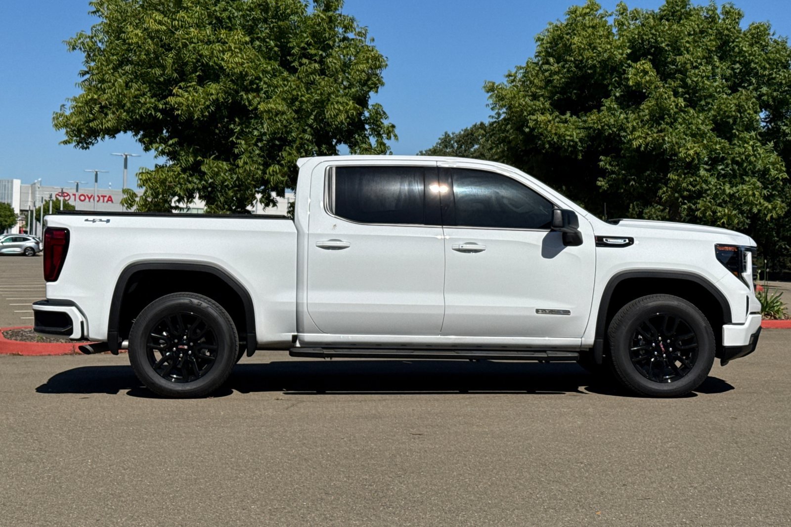 Used 2026 GMC Sierra 1500 Elevation AWD/4WD image 3