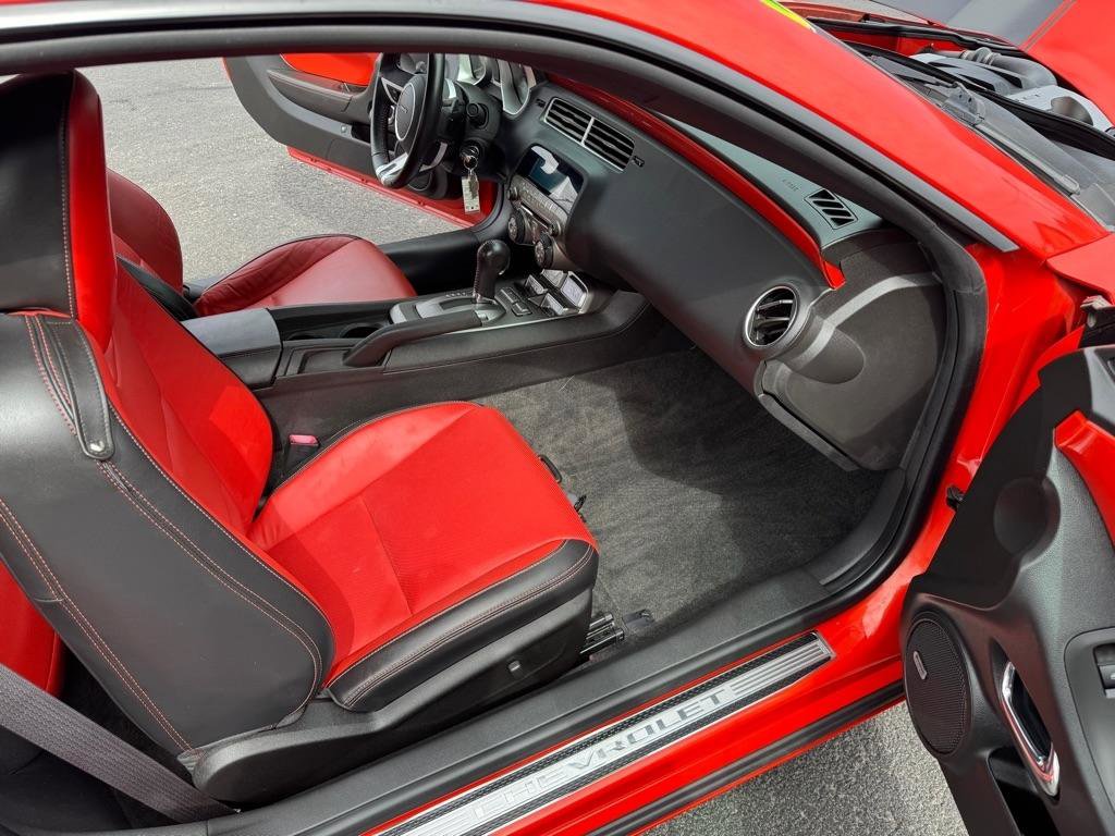 Used 2010 Chevrolet Camaro SS w/ Interior Accent Trim Package image 23