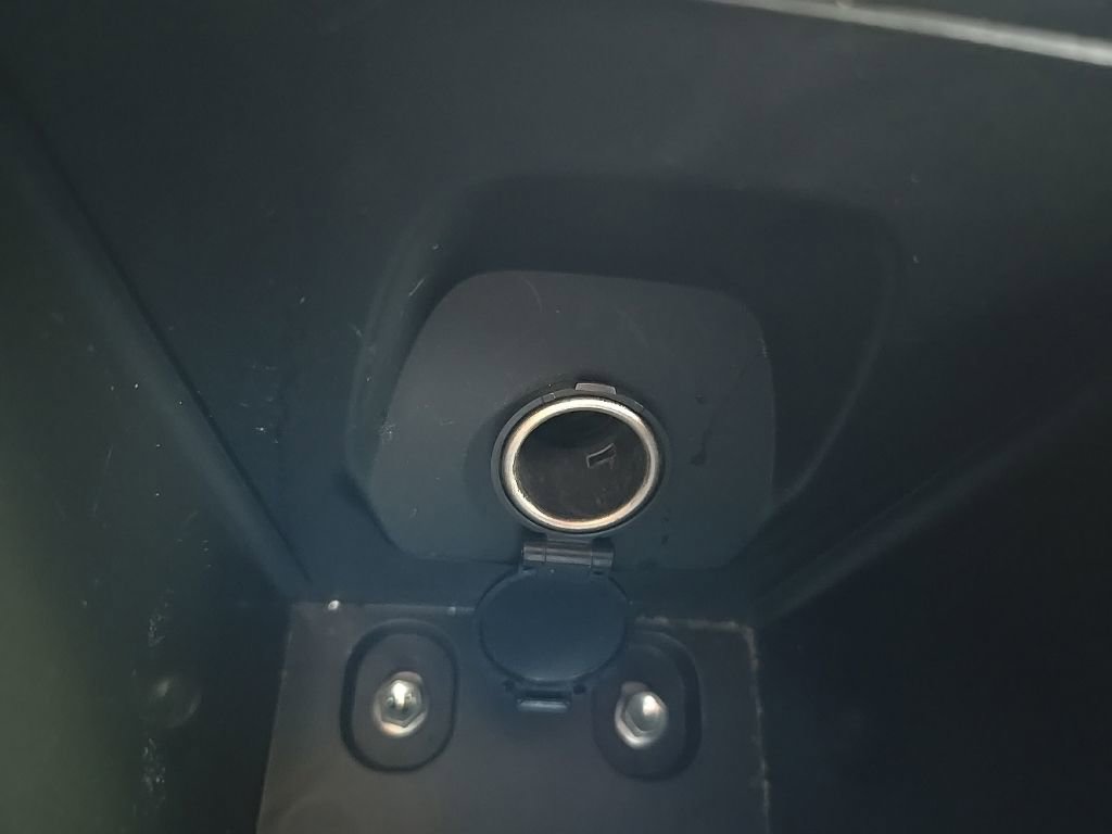 Used 2021 Toyota Venza LE image 34