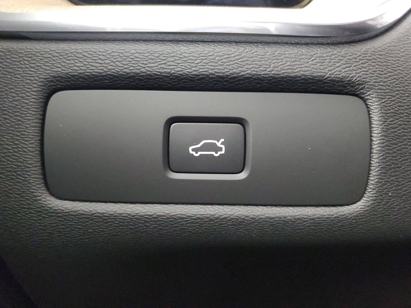 New 2026 Volvo XC60 B5 Core w/ Climate Package AWD/4WD image 35