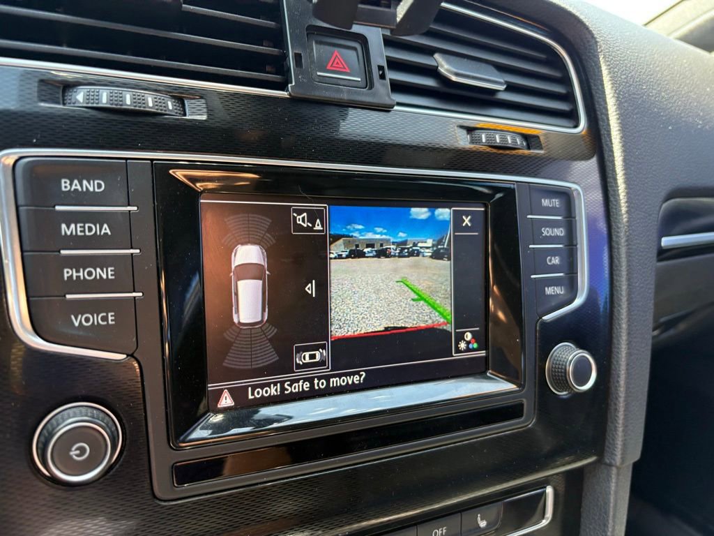Used 2015 Volkswagen GTI SE FWD image 22