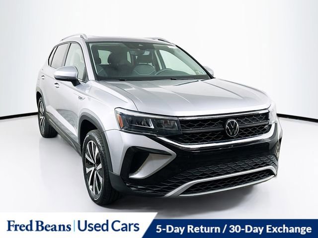 Used 2023 Volkswagen Taos SE w/ Panoramic Sunroof Package