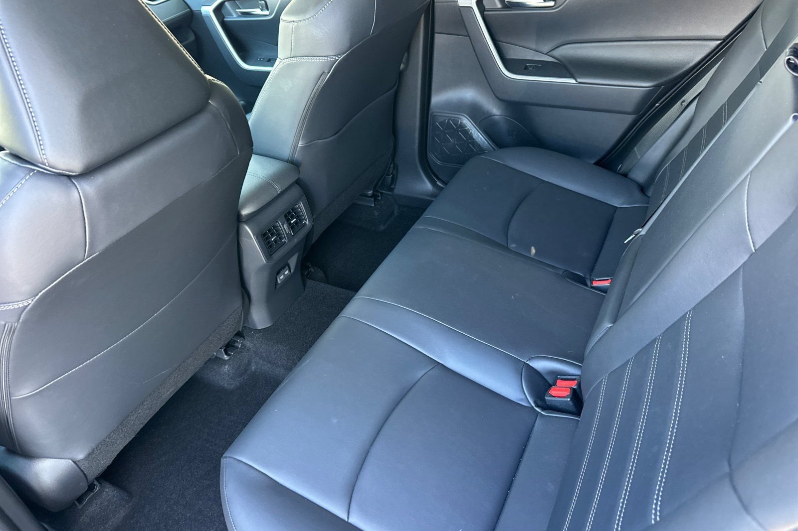 Used 2025 Toyota RAV4 XLE Premium AWD/4WD image 12
