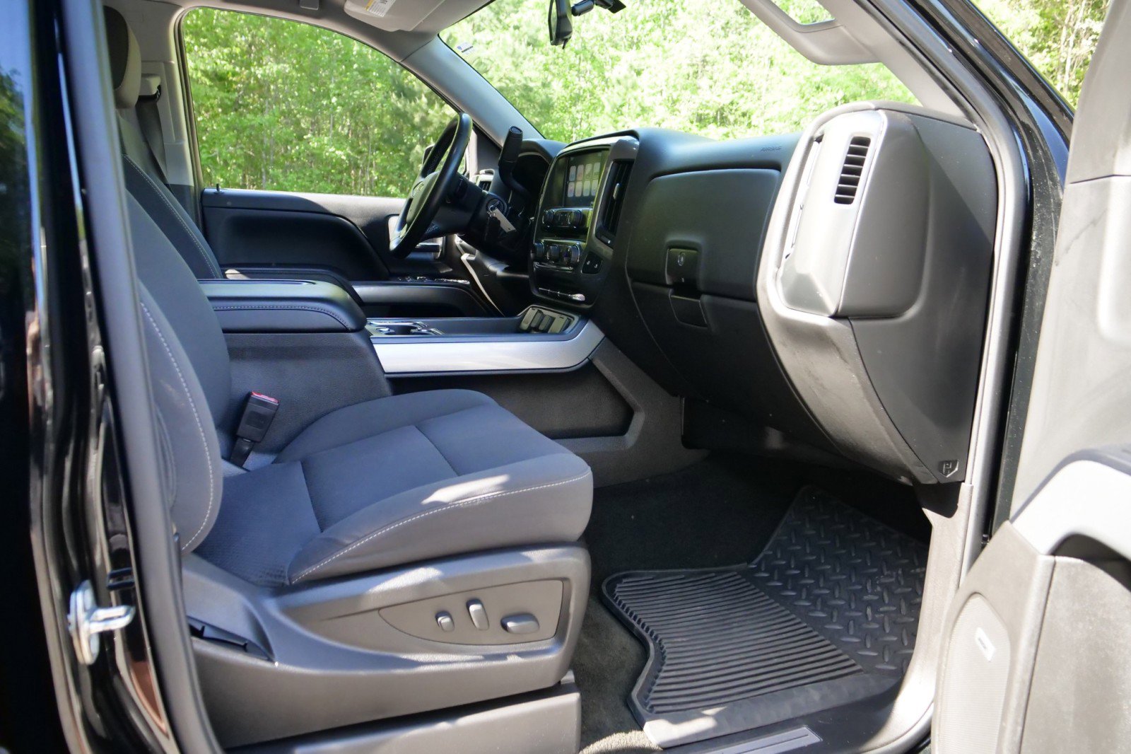 Used 2018 Chevrolet Silverado 1500 LT w/ All Star Edition AWD/4WD image 37