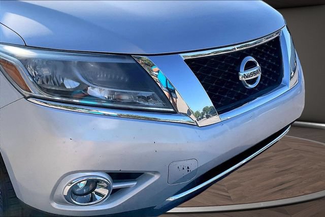 Used 2013 Nissan Pathfinder Platinum FWD image 27