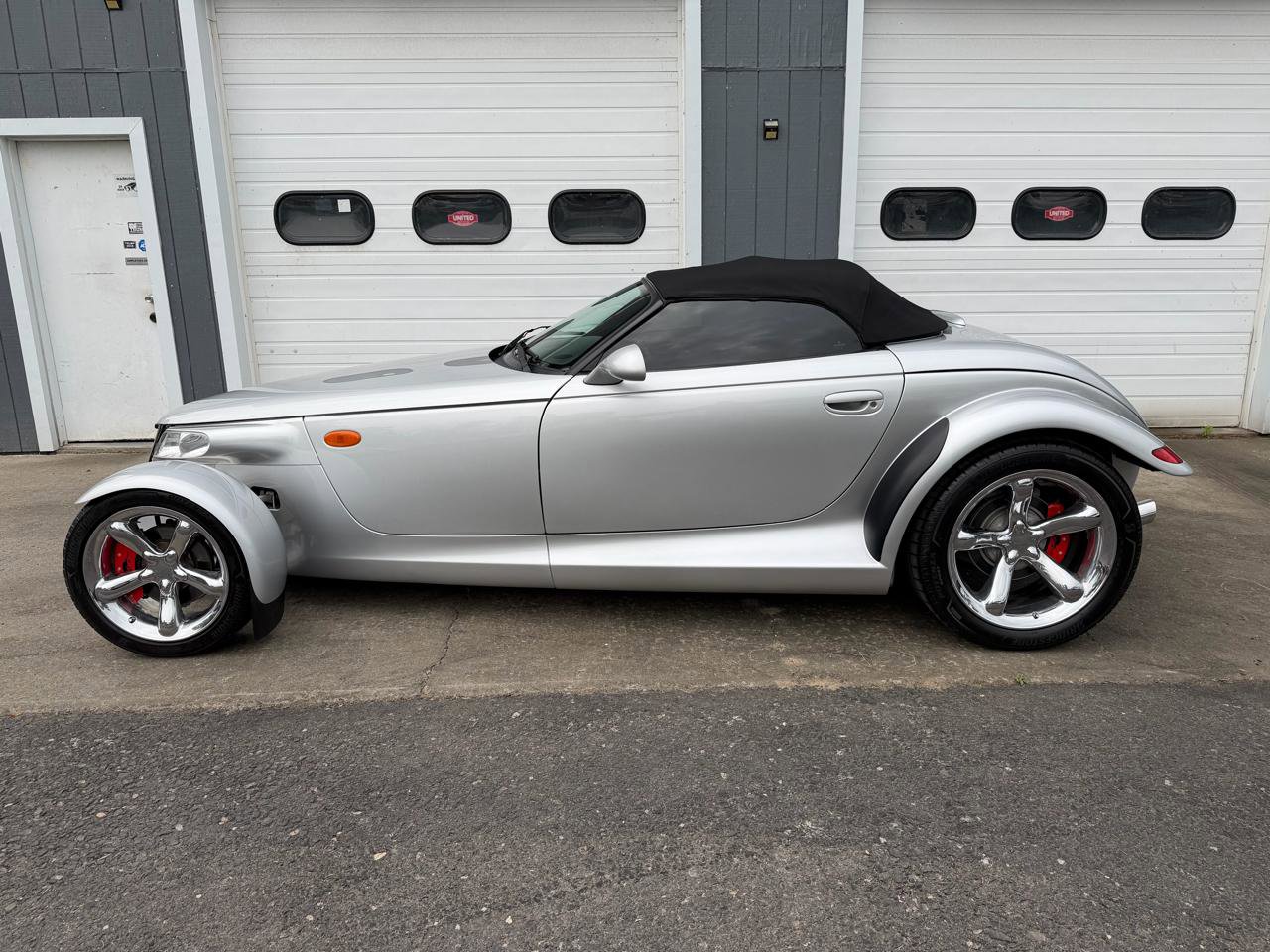 Used 2000 Plymouth Prowler RWD image 10