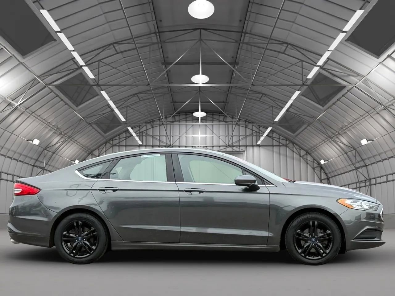 Used 2018 Ford Fusion SE w/ Fusion SE Technology Package image 8