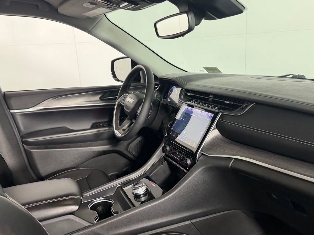 Used 2023 Jeep Grand Cherokee Limited RWD image 33