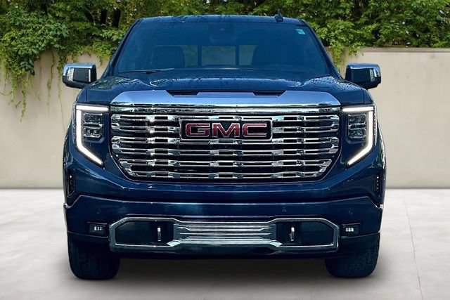 Used 2023 GMC Sierra 1500 Denali w/ Technology Package AWD/4WD image 2