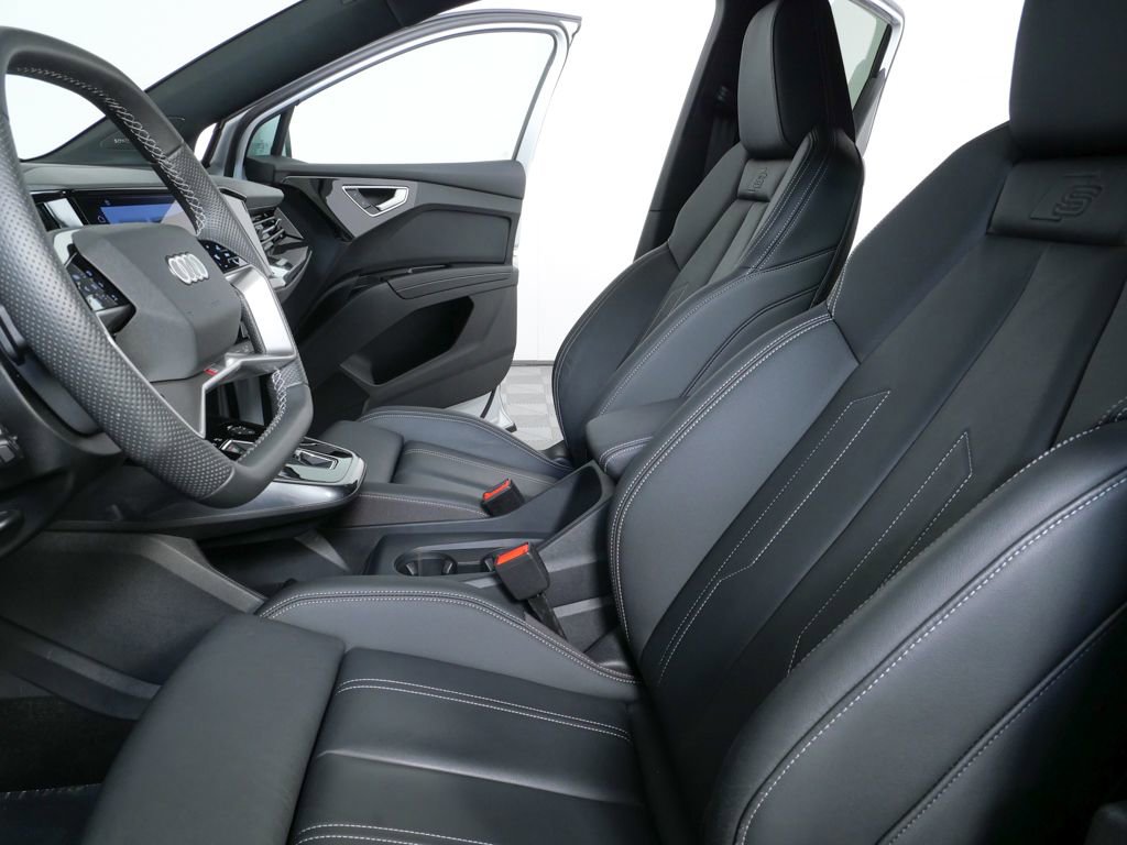 Certified 2025 Audi Q4 e-tron Prestige w/ Sport Package image 5