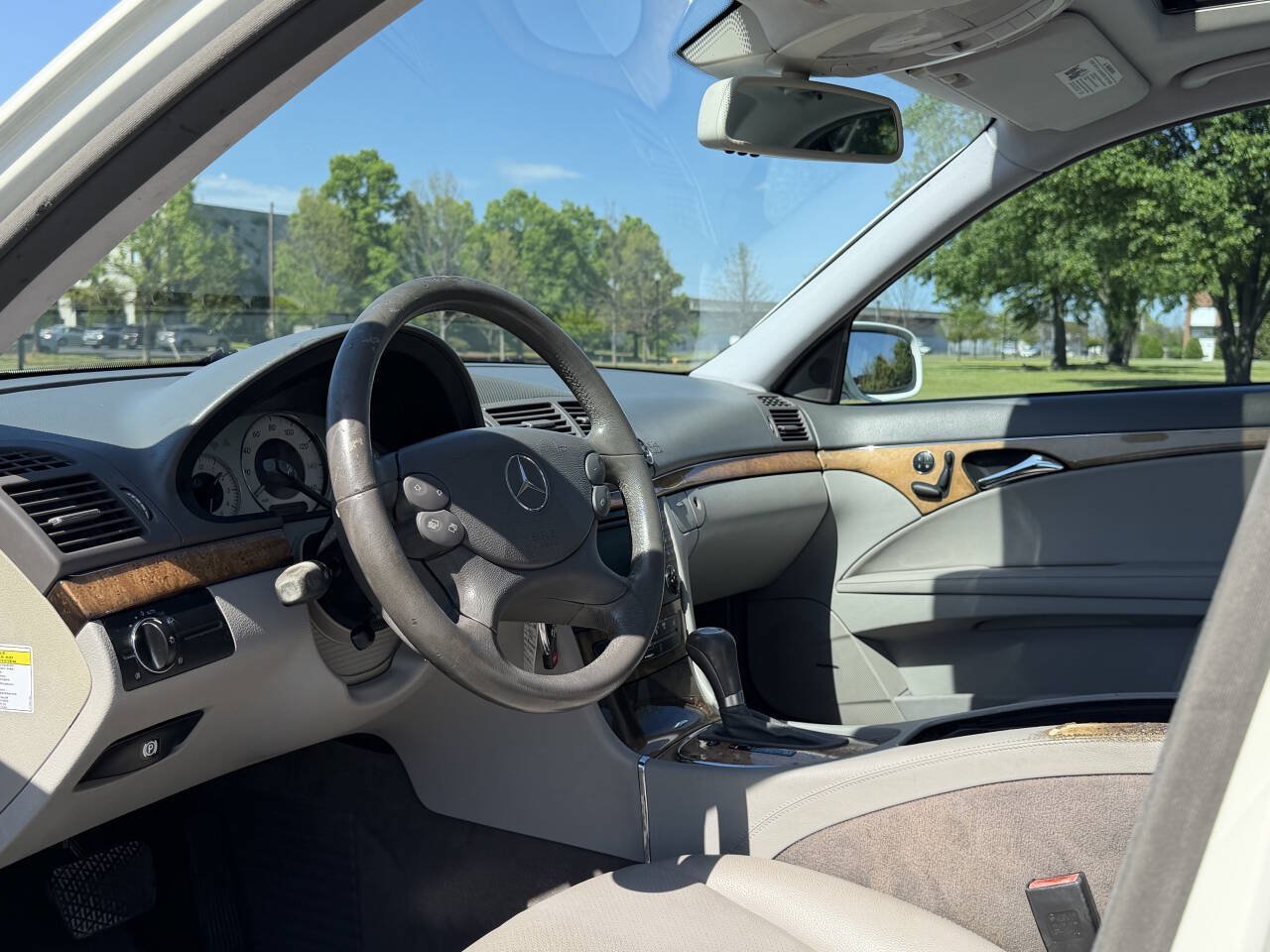 Used 2008 Mercedes-Benz E 350 4MATIC Sedan image 3