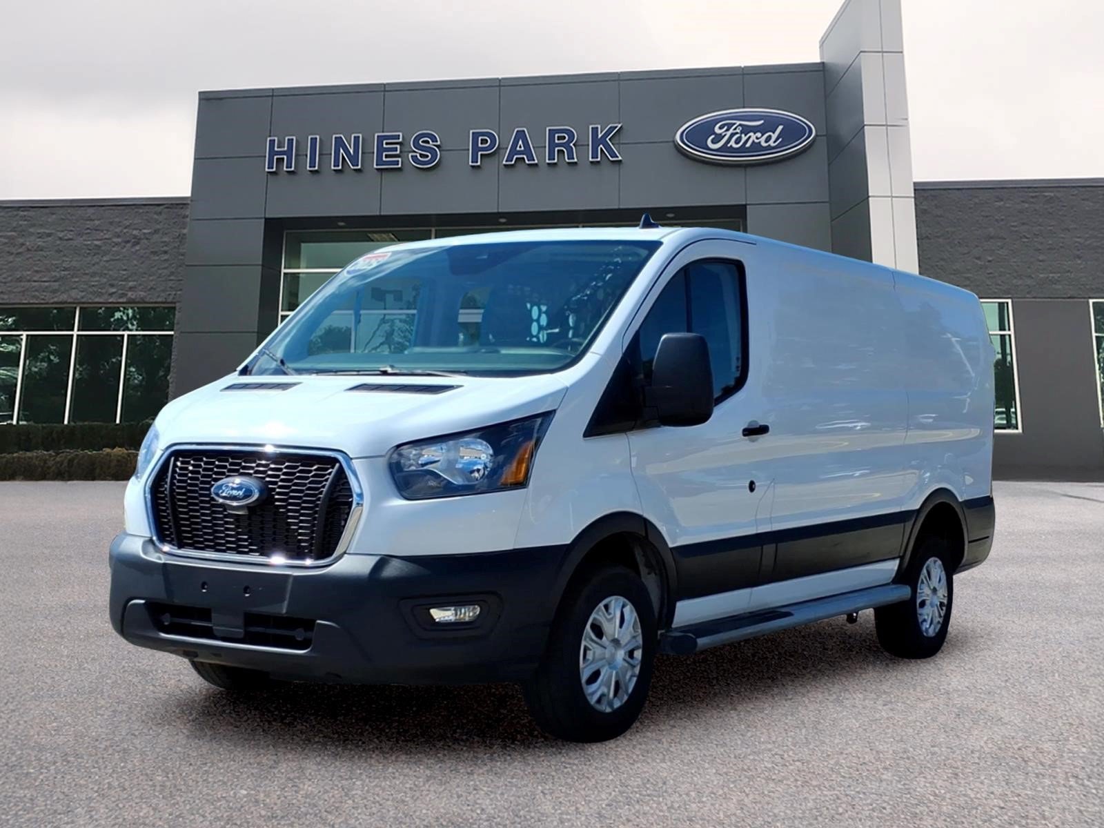 Used 2025 Ford Transit 250 Low Roof w/ Exterior Upgrade Package RWD image 3