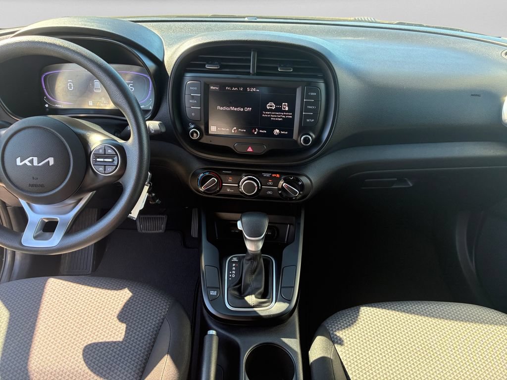 Certified 2025 Kia Soul LX w/ LX Technology Package FWD image 21