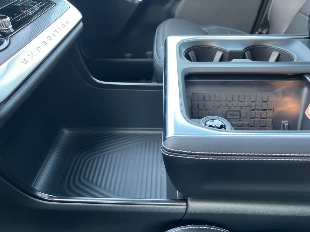 New 2025 Ford Expedition Platinum w/ Stealth Performance Package image 34