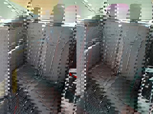 Used 2025 Kia Sorento S image 13