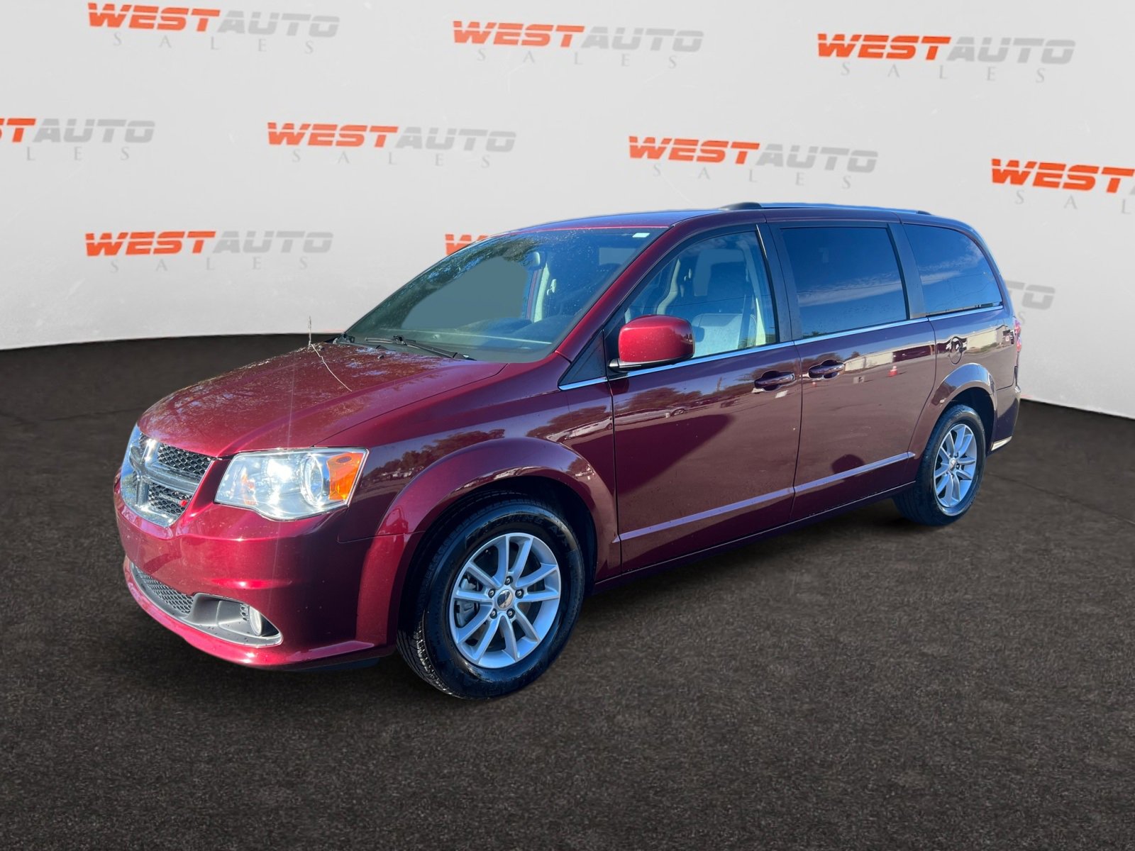 Used 2020 Dodge Grand Caravan SXT image 1