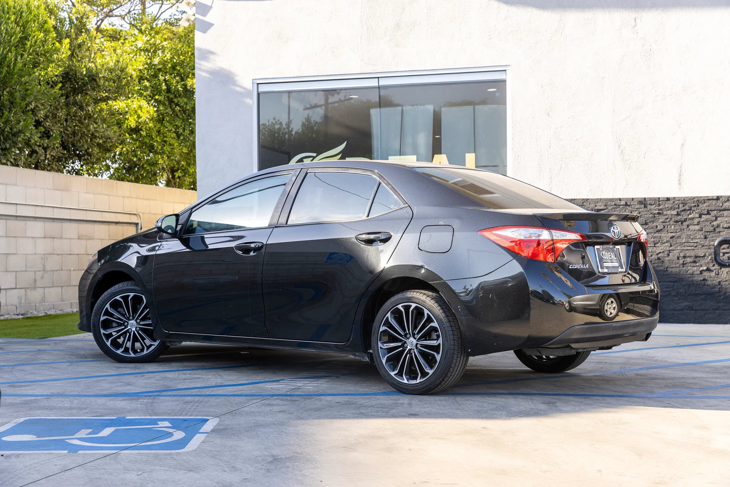 Used 2015 Toyota Corolla S FWD image 10