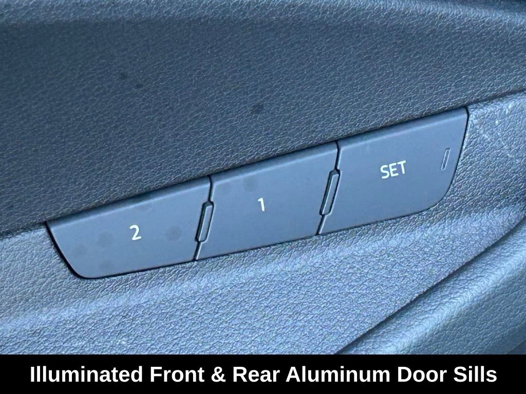 Used 2022 Audi e-tron Premium Plus w/ Premium Plus Package image 16