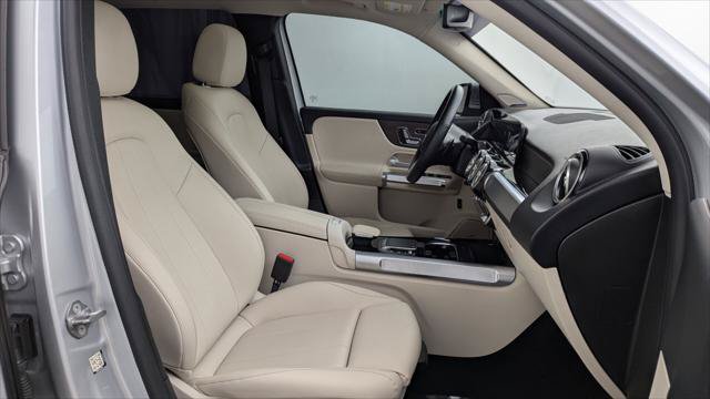 Used 2021 Mercedes-Benz GLB 250 w/ Premium Package image 24