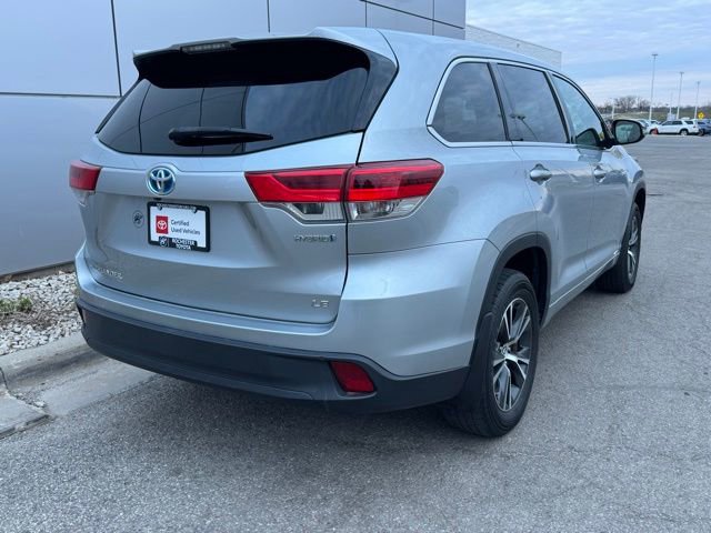 Certified 2017 Toyota Highlander LE w/ Carpet Mat Package AWD/4WD image 36