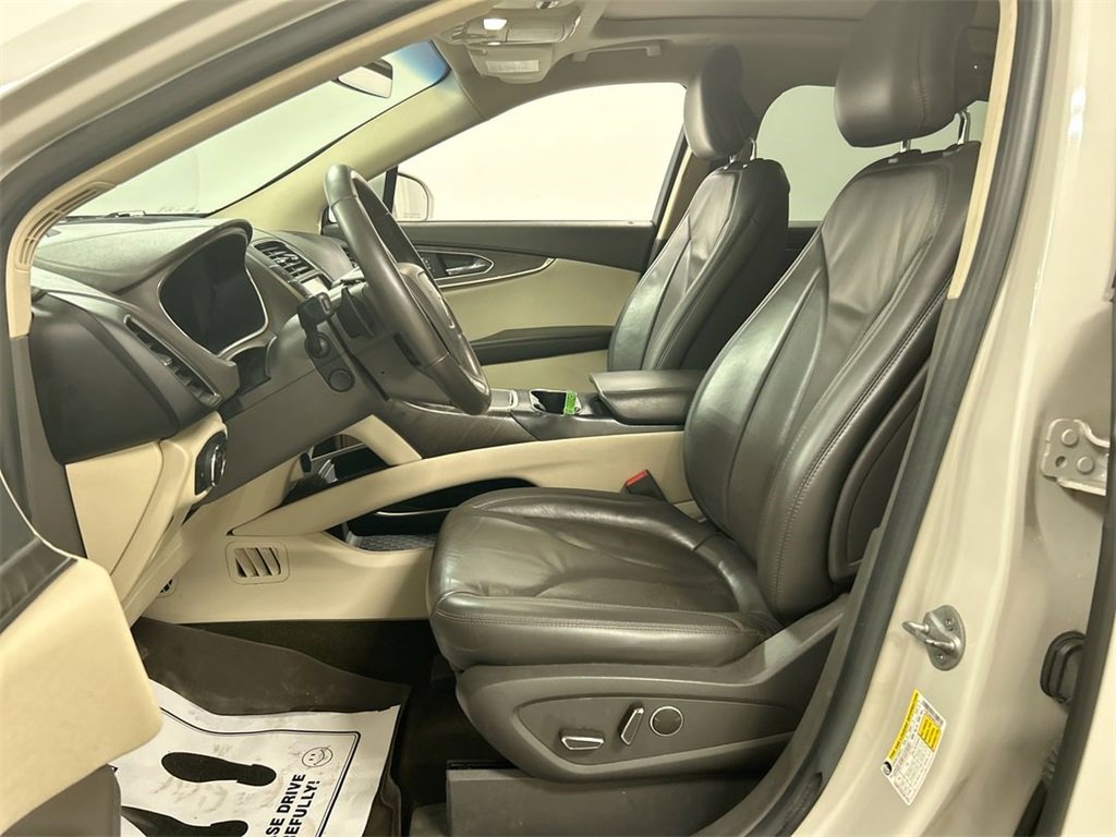 Used 2019 Lincoln Nautilus Select image 9