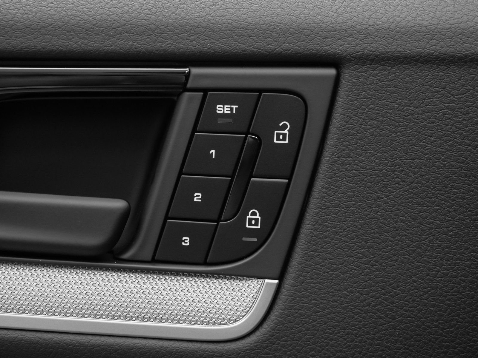 Certified 2024 Porsche Cayenne Coupe image 26