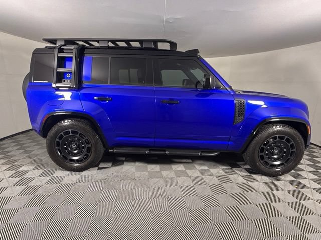 Used 2025 Land Rover Defender 110 AWD/4WD image 8