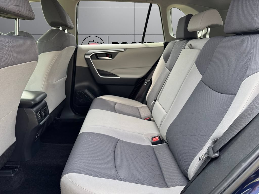 Certified 2019 Toyota RAV4 XLE w/ Convenience Package AWD/4WD image 16