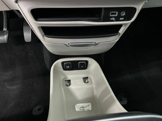 Used 2018 Chrysler Pacifica Touring-L w/ Premium Audio Group FWD image 15