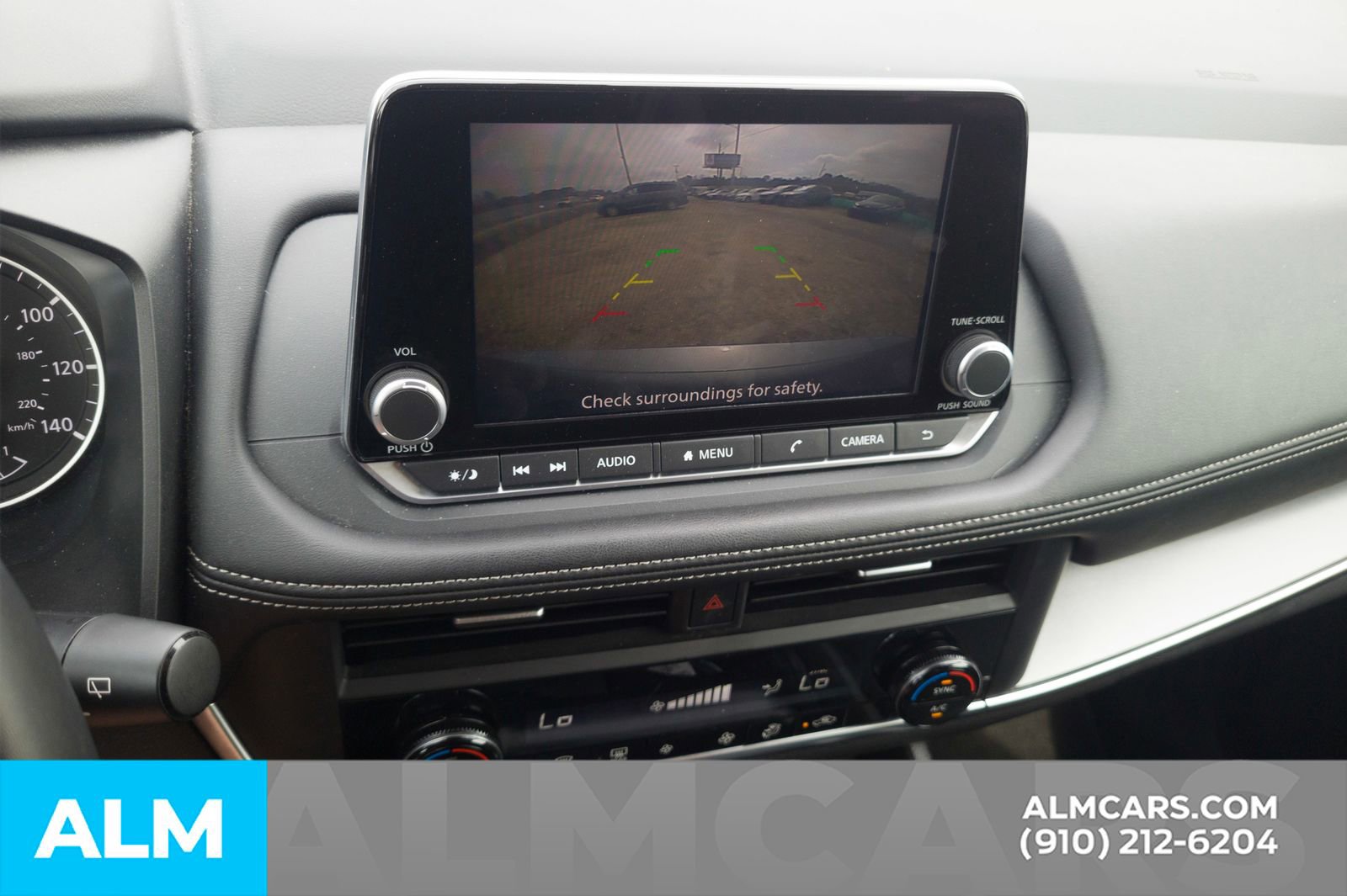 Used 2025 Nissan Rogue SV image 9