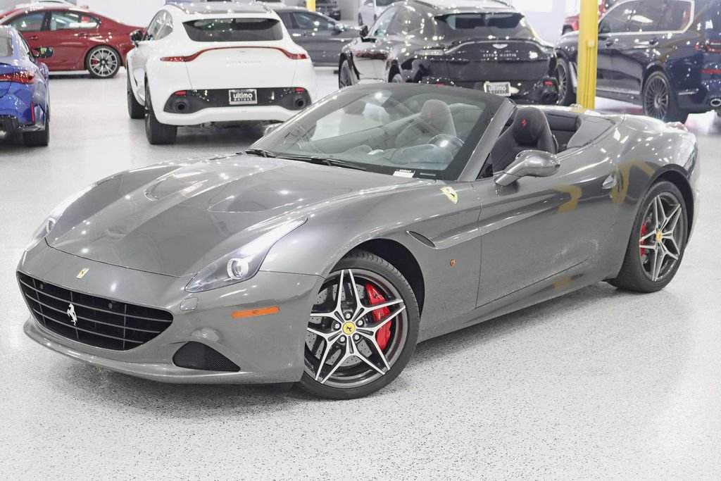 Used 2016 Ferrari California T RWD image 9