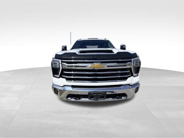 Used 2024 Chevrolet Silverado 3500 LTZ w/ LTZ Plus Package image 3