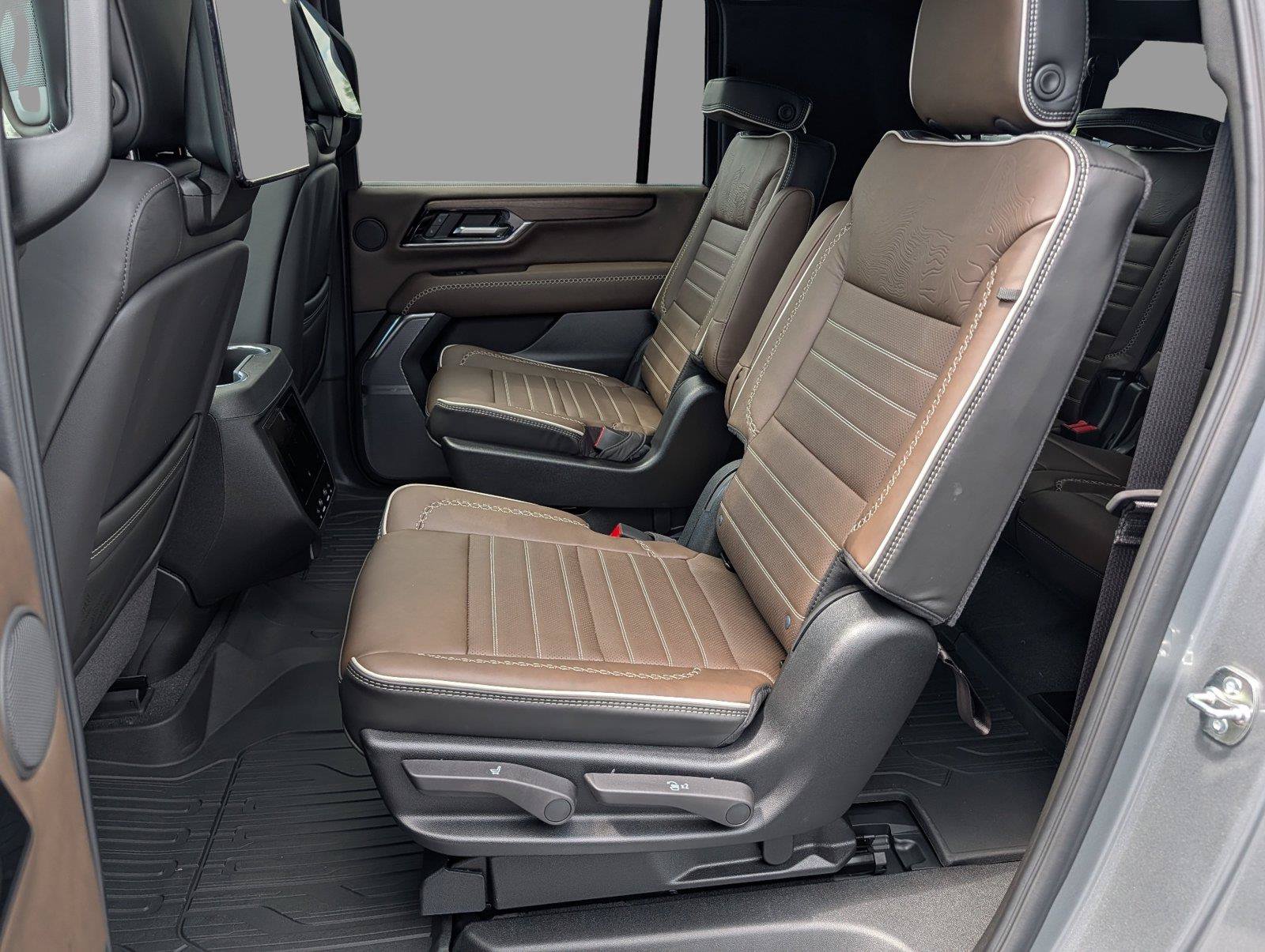 New 2026 GMC Yukon XL Denali Ultimate w/ LPO, Floor Liner Package AWD/4WD image 35