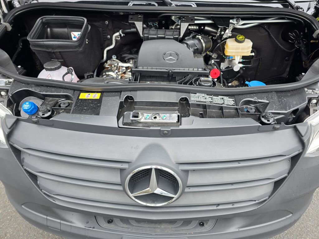 New 2025 Mercedes-Benz Sprinter 2500 image 10