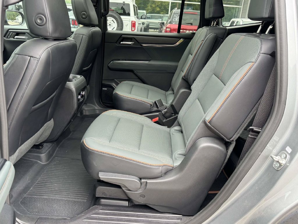 Used 2024 GMC Acadia AT4 w/ Super Cruise Package AWD/4WD image 18