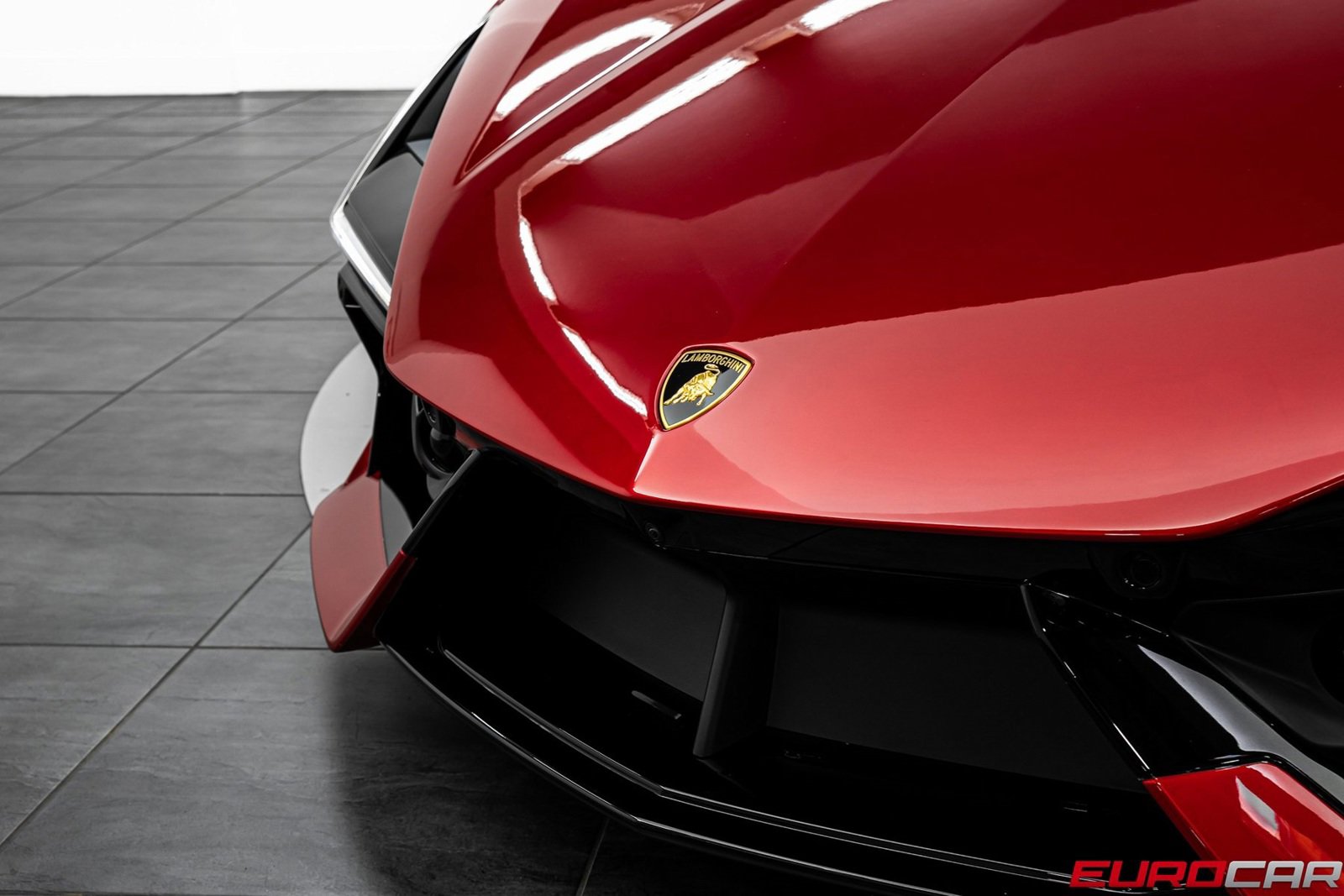 Used 2025 Lamborghini Revuelto image 13