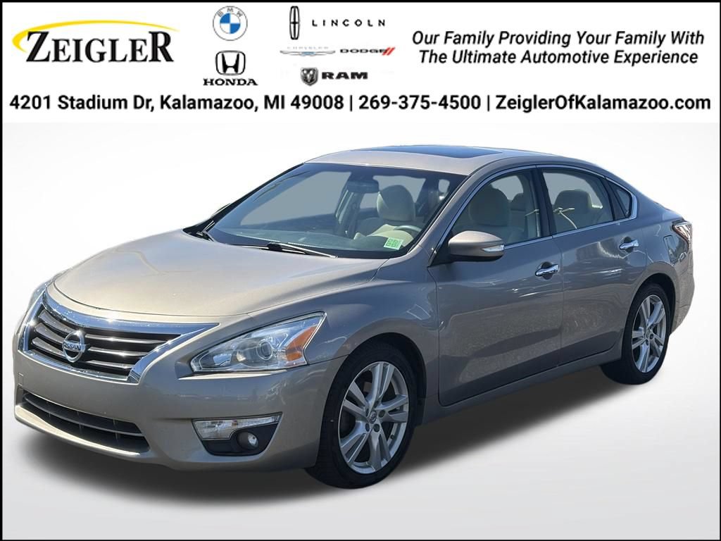 Used 2013 Nissan Altima 3.5 SV w/ Navigation Pkg