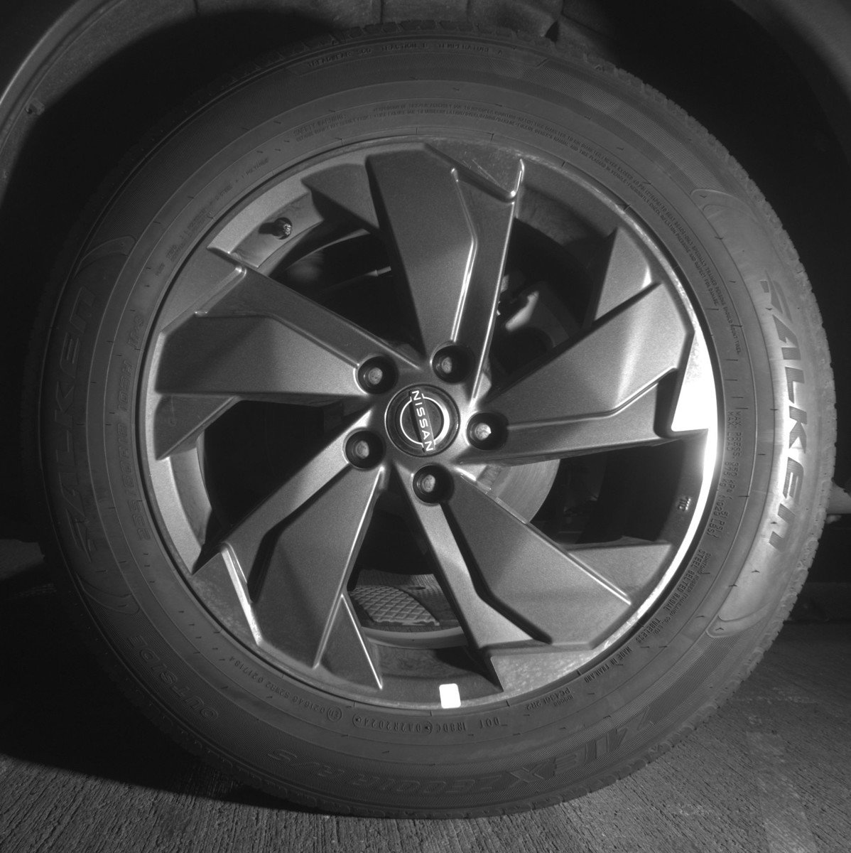 Used 2025 Nissan Rogue SV image 14