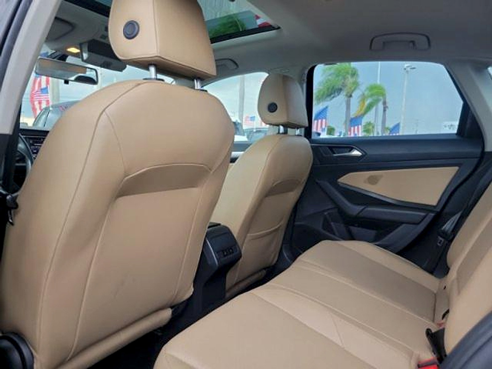 Used 2020 Volkswagen Jetta SE w/ SE Cold Weather Package FWD image 14