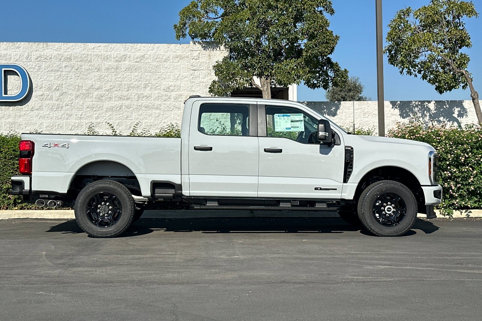 New 2026 Ford F250 4x4 Crew Cab Super Duty image 3