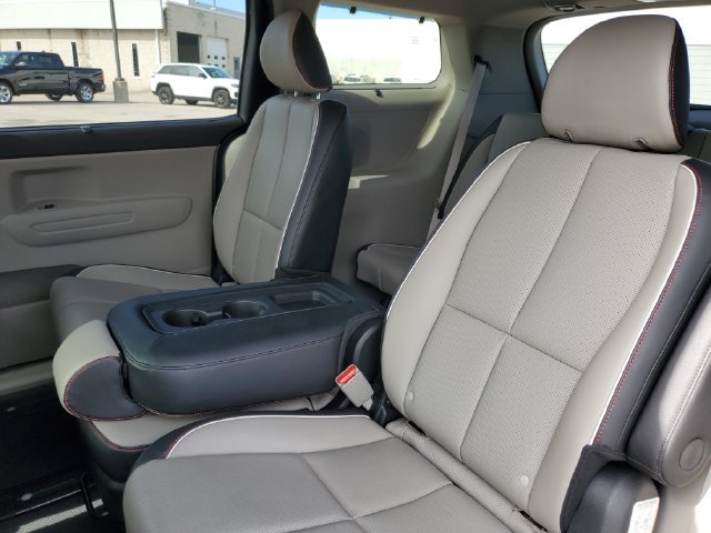 Used 2020 Kia Sedona EX FWD image 30