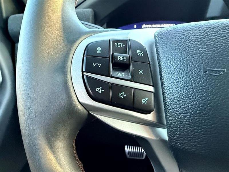 Used 2025 Ford Explorer Active image 36