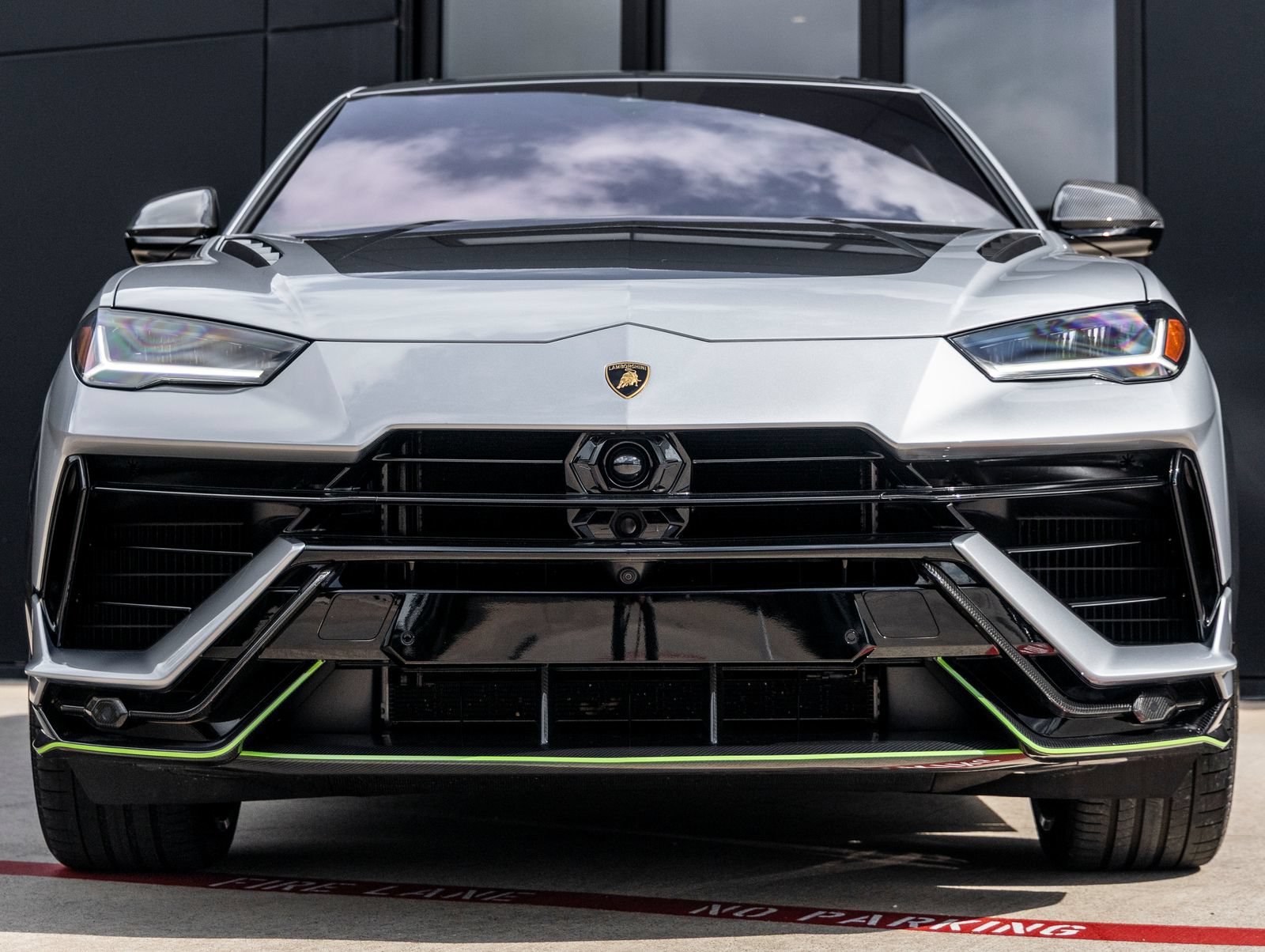Used 2024 Lamborghini Urus Performante AWD/4WD image 4
