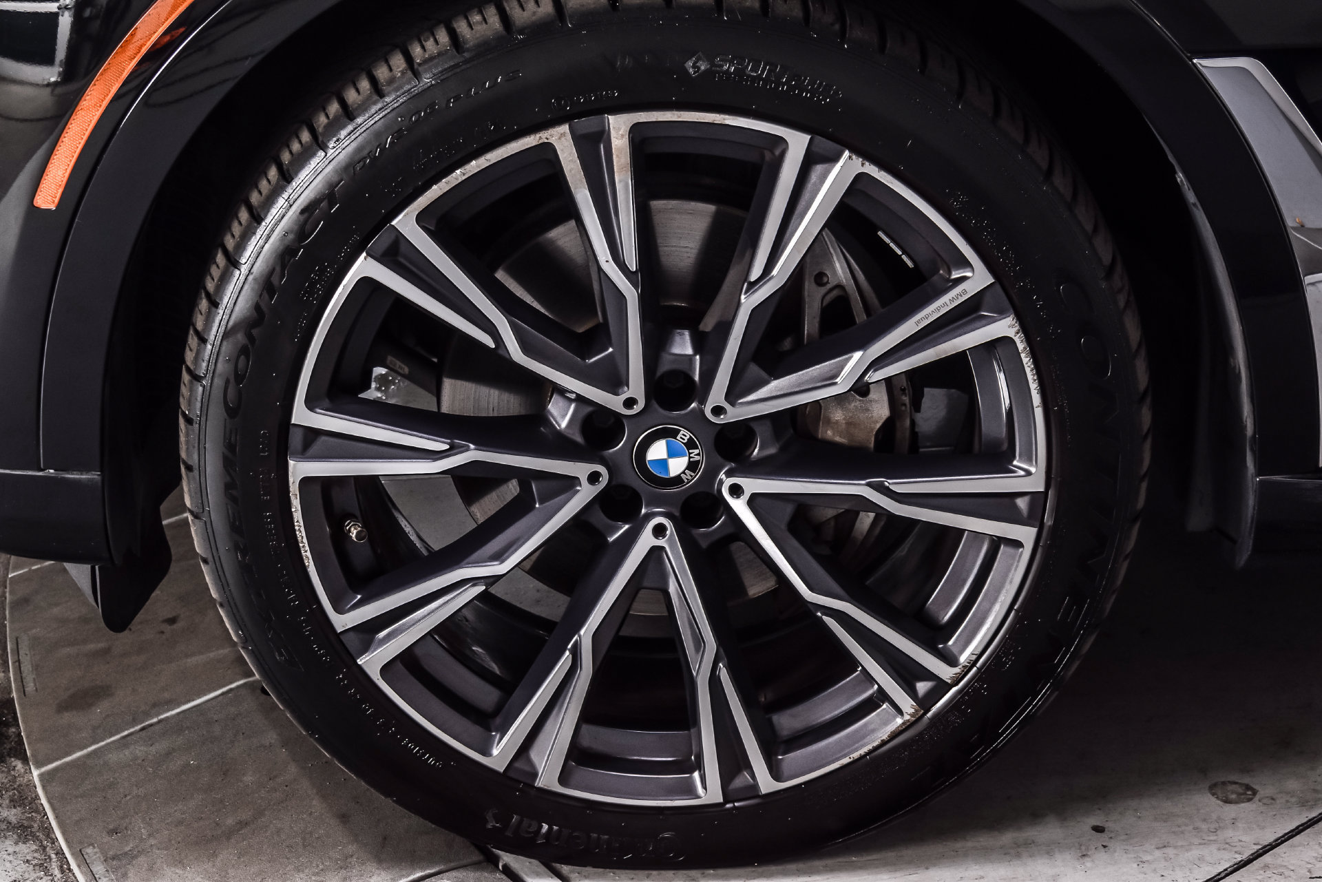 Used 2022 BMW X7 xDrive40i w/ Premium Package AWD/4WD image 8