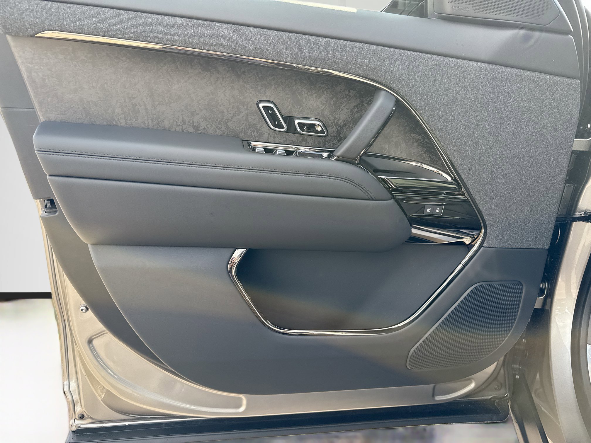 New 2026 Land Rover Range Rover Sport Dynamic SE image 23